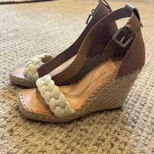 NWOT Dolce Vita Wedge